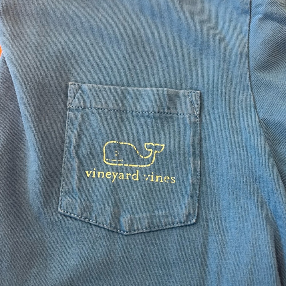 Vineyard Vines Whale Logo Tshirt
